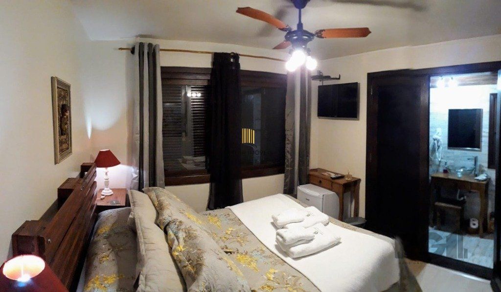Casa 5 dormitórios no bairro São Bernardo