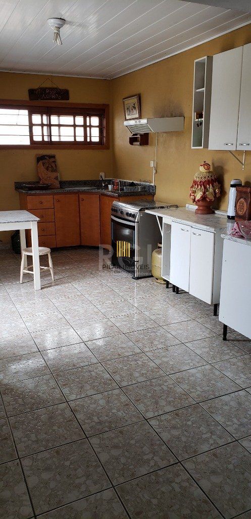 Casa para Venda - 200m², 8 dormitórios, 5 vagas - Teresópolis