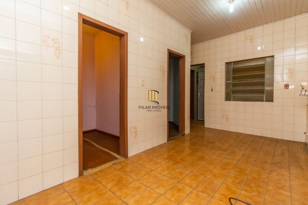 Casa com 3 dormitórios, 1 vaga e 74m² no bairro Cristo Redentor
