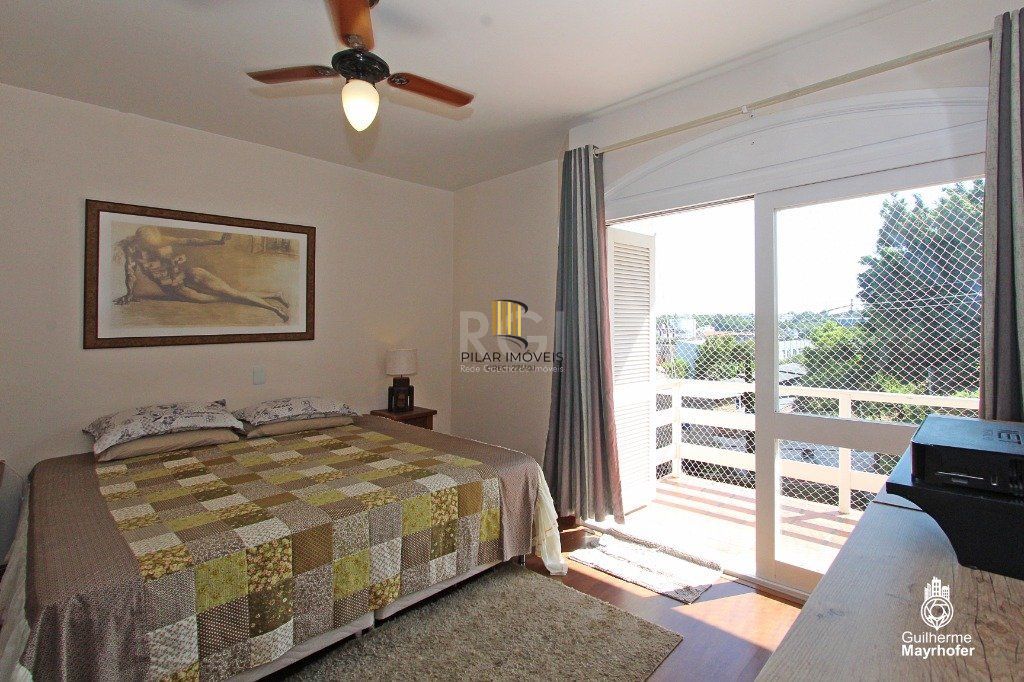 Casa para Venda - 240m², 5 dormitórios, sendo 1 suites, 3 vagas - Menino Deus