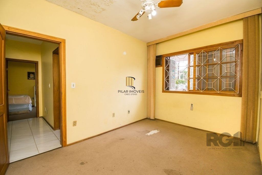 Excelente casa de 354m² com 5 dormitórios e 8 vagas.