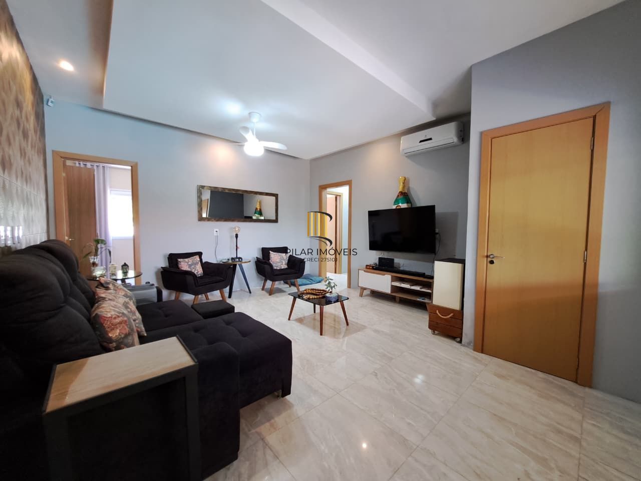 Casa com 04 dormitórios e piscina na praia de Imbé/ RS.