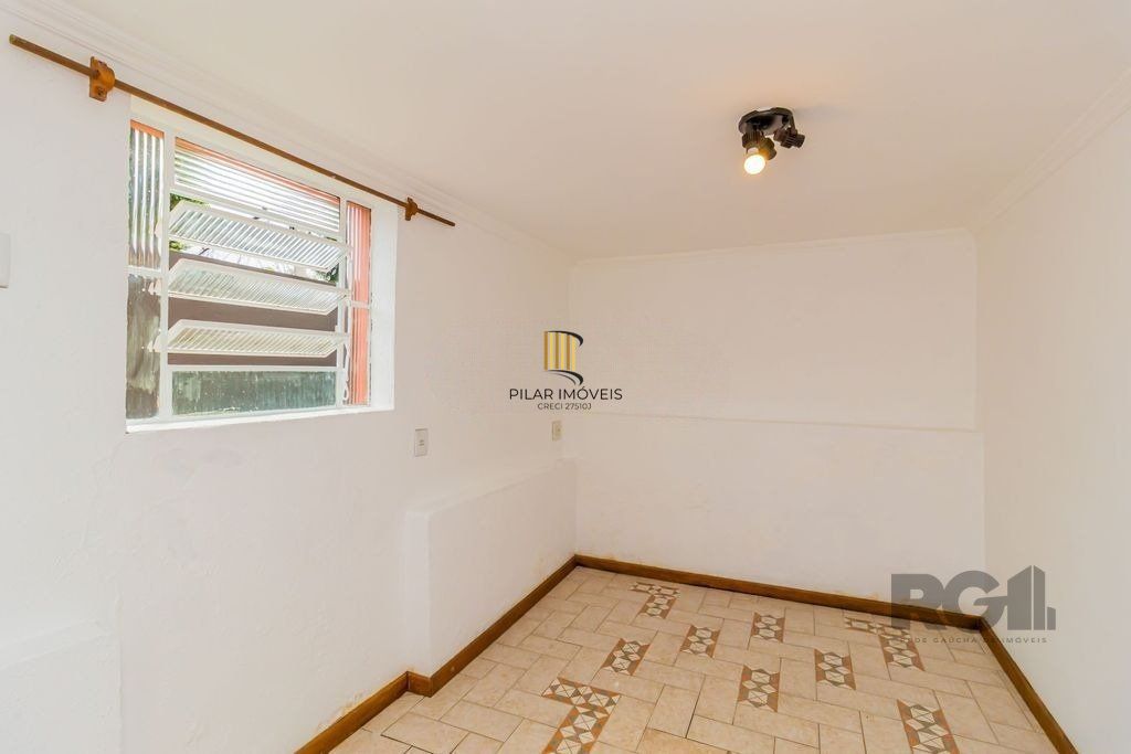Casa de 4 dormitórios no bairro Espírito Santo