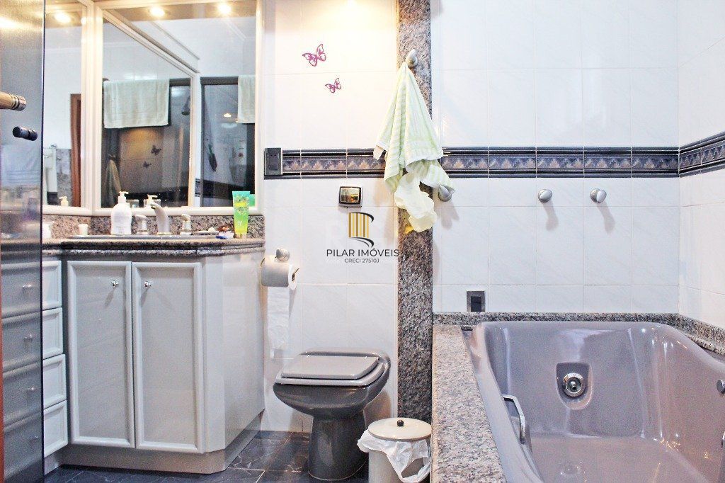 Casa para Venda - 300m², 4 dormitórios, sendo 1 suites, 4 vagas - Coronel Aparício Borges