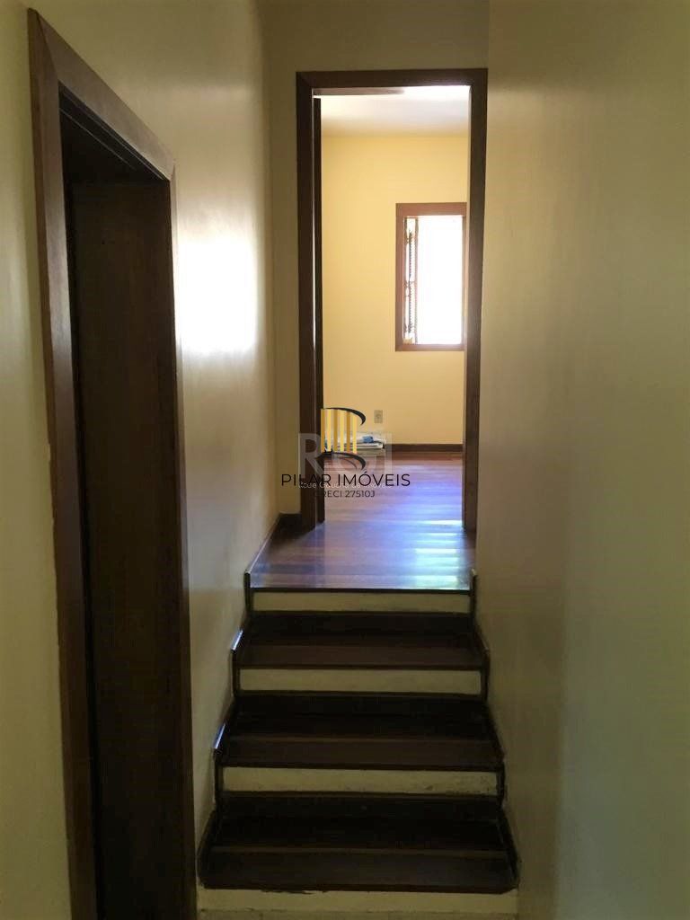 Casa para Venda - 200m², 3 dormitórios, sendo 1 suites, 2 vagas - Hípica