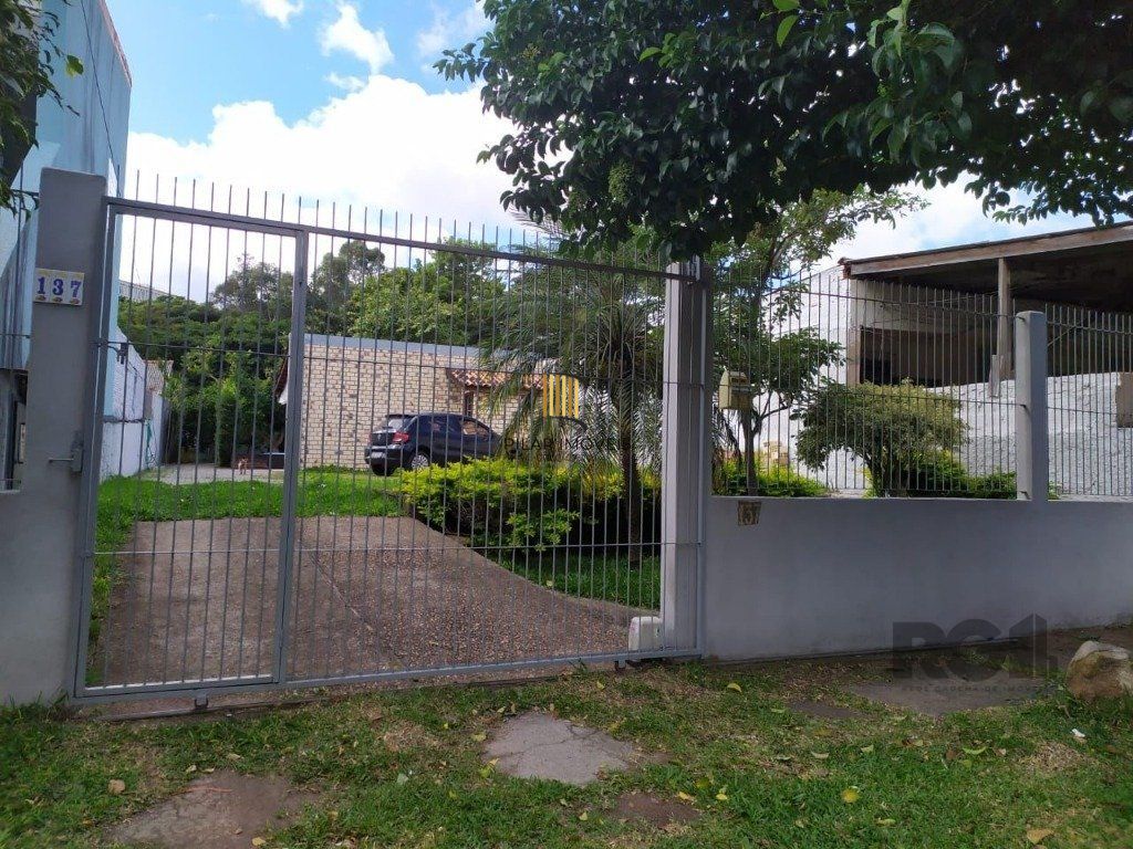 Excelente casa de 130m² com 2 dormitórios e piscina.
