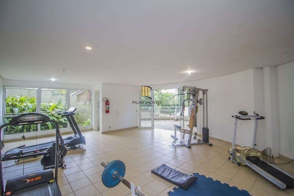 Casa em condomínio com 245m² - 3 dormitórios, 2 vagas no bairro Pedra Redonda
