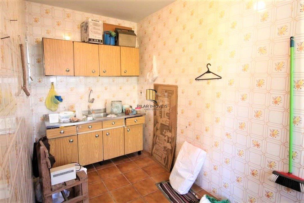 Casa para Venda - 287m², 3 dormitórios, sendo 2 suites, 4 vagas - Nonoai