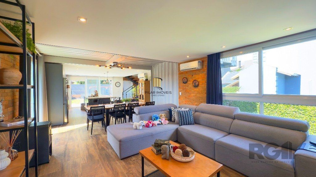 Casa para Venda - 315m², 3 dormitórios, sendo 1 suites, 2 vagas - Teresópolis