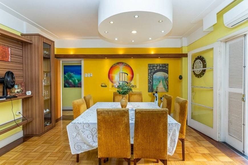 Apartamento 148m² - semi mobiliado, 2 dormitórios, 1 suíte e 1 vaga de garagem no bairro Bom Fim
