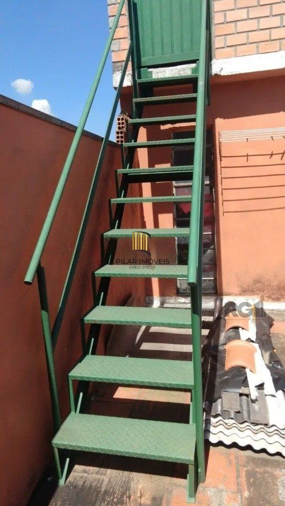Casa com 3 dormitórios no bairro Sarandi
