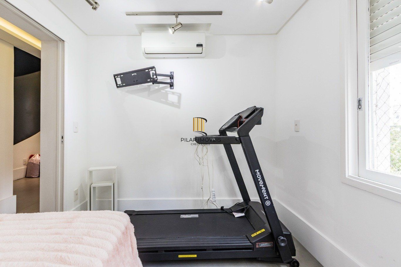 Cobertura de 3 dormitórios à venda em Mont'Serrat, Porto Alegre.