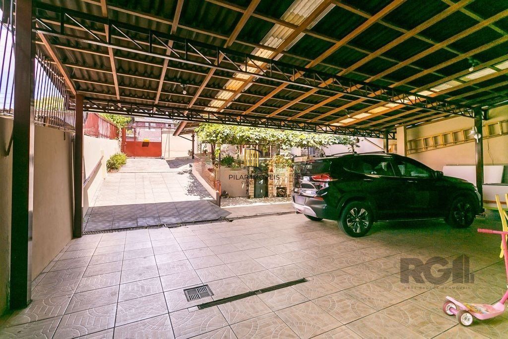 Casa 5 dormitórios no bairro Cristal