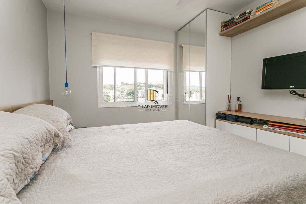 Apartamento de 2 dormitórios, 1 suíte e 1 vaga de garagem no bairro Medianeira