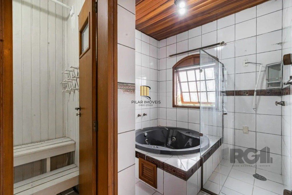 Casa com 3 dormitórios no bairro Passo das Pedras