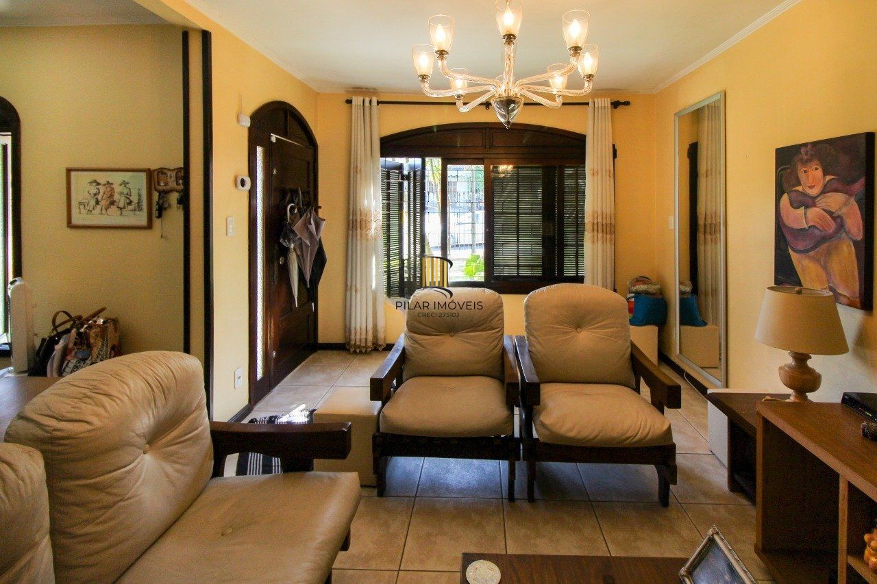 Casa com 6 dormitórios à Venda no Bairro Jardim Carvalho, Porto Alegre
