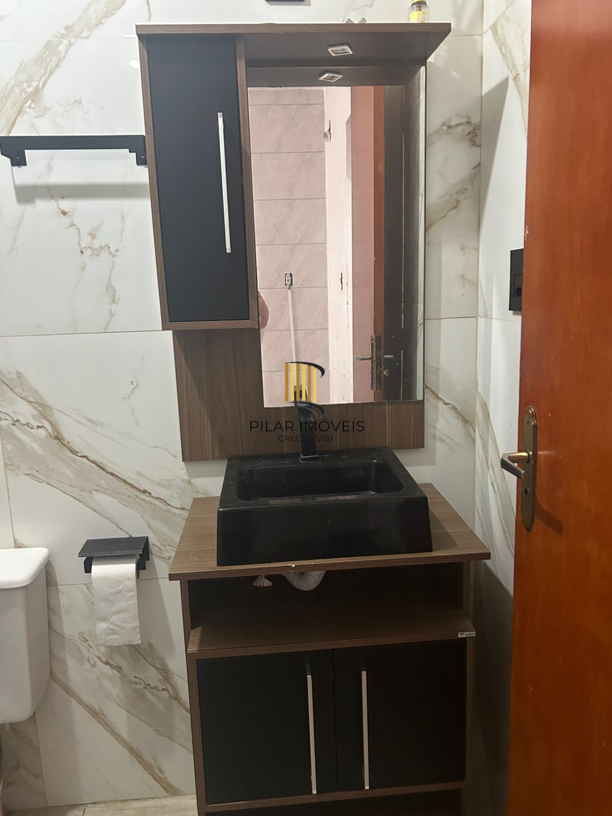 Casa de 02 dormitórios em condominio no bairro São Vicente -Porto alegre/RS.