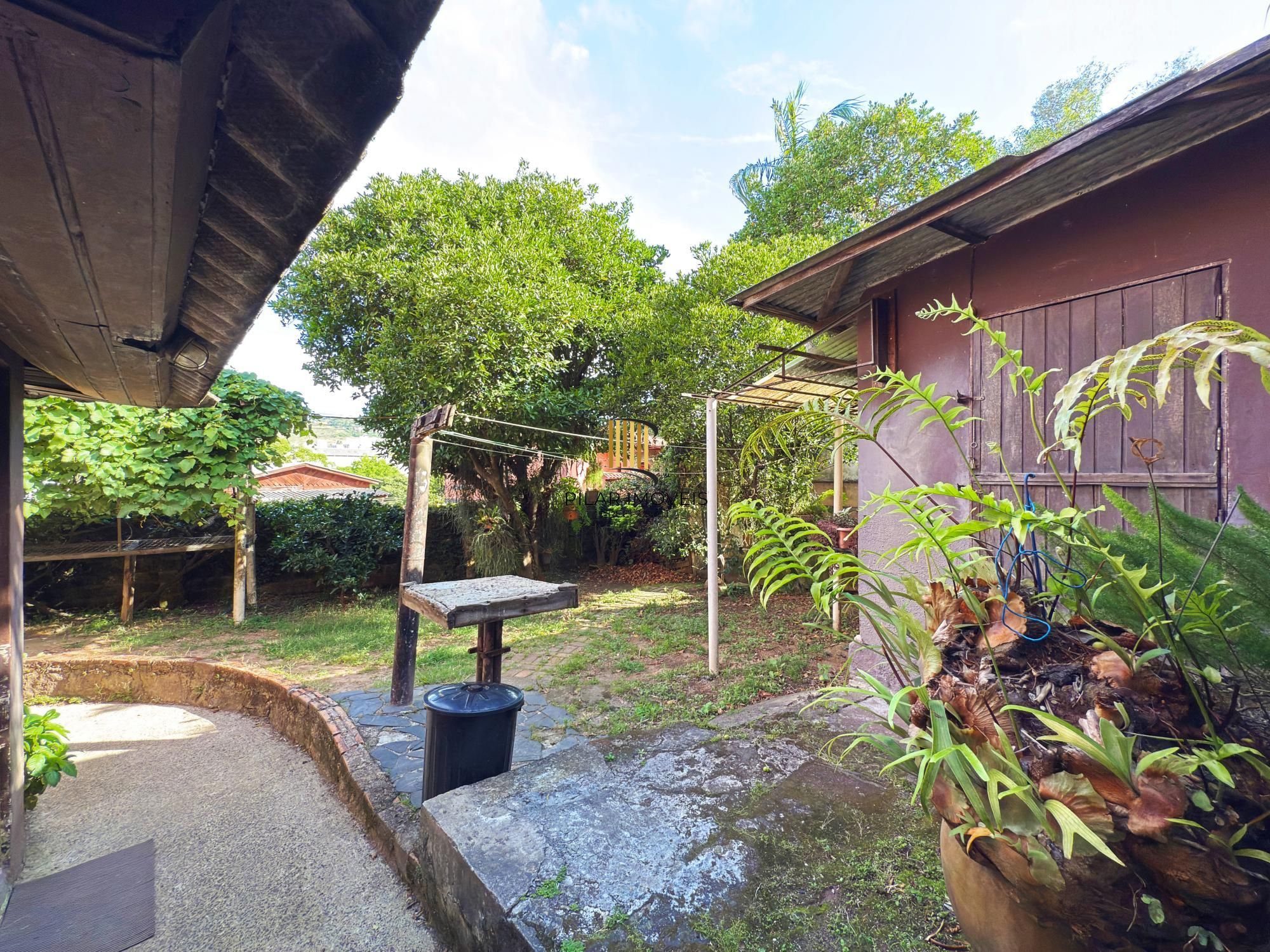 Casa residencial, 2 dormitórios no bairro Teresópolis