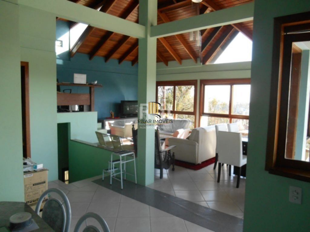 Casa para Venda - 185m², 4 dormitórios, sendo 2 suites, 4 vagas - Nonoai