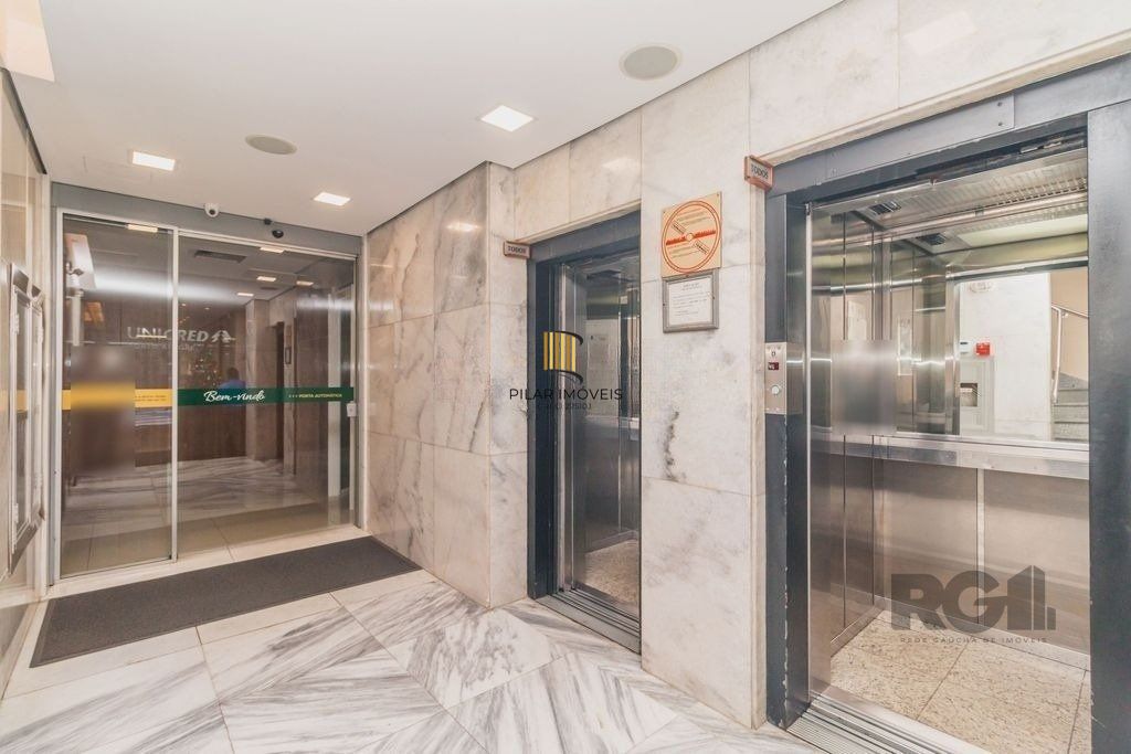 Excelente sala comercial de 140m² no centro.