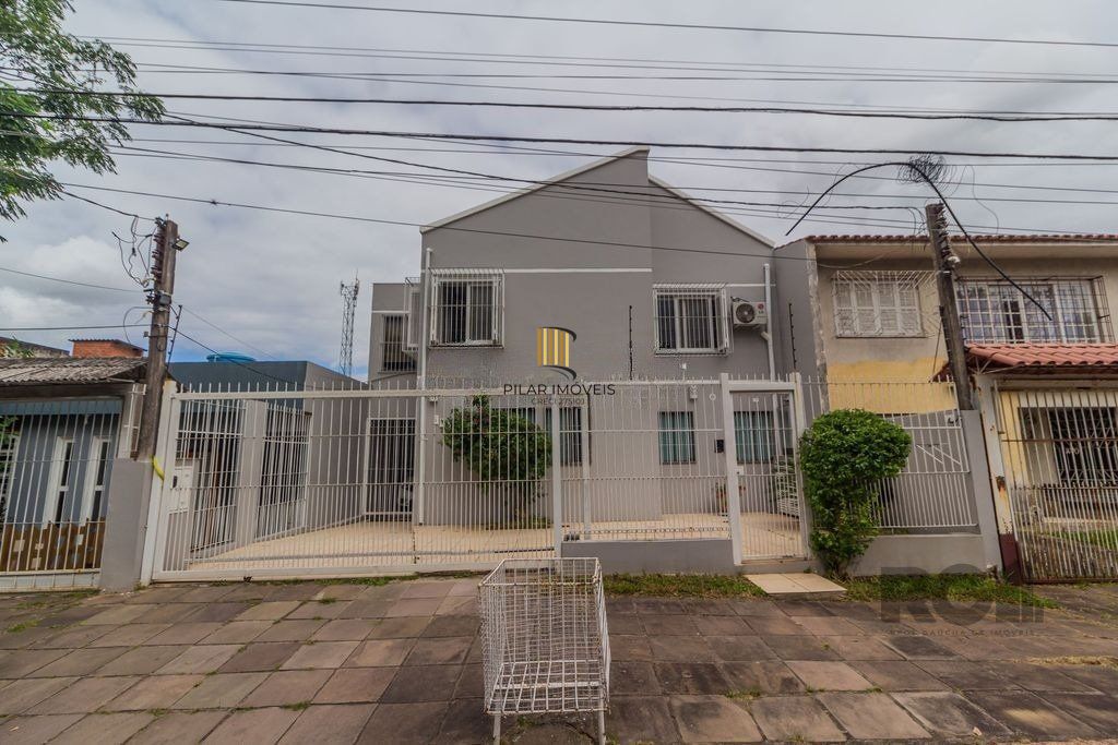 Casa com 3 dormitórios no bairro Nonoai