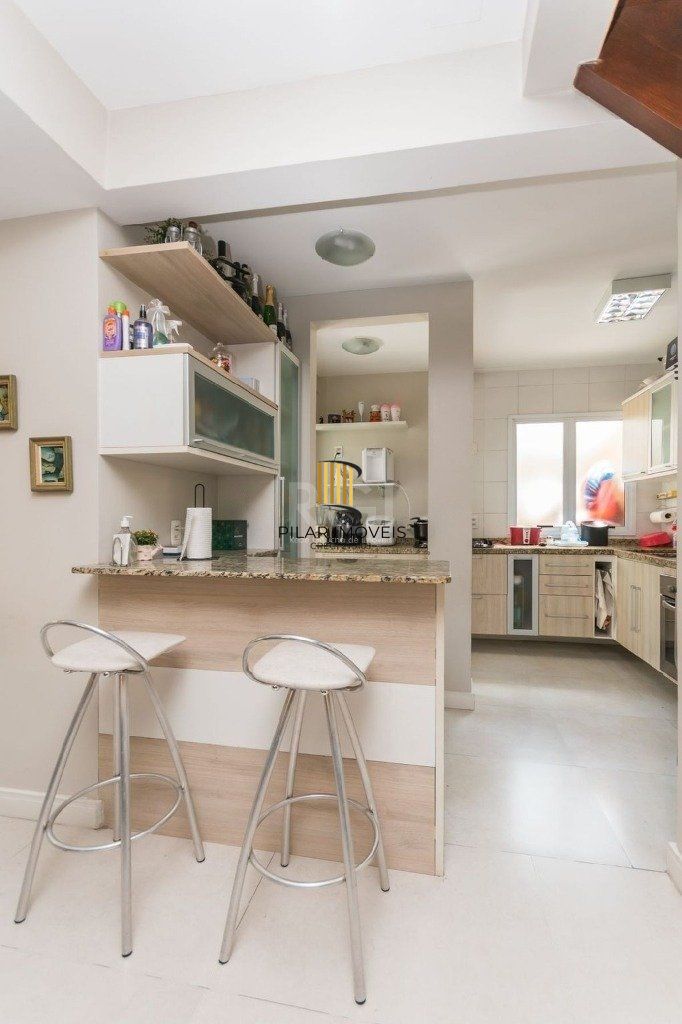 Casa Condominio para Venda - 178,00 m², 3 dormitórios, sendo 2 suites, 2 vagas - Alto Petrópolis