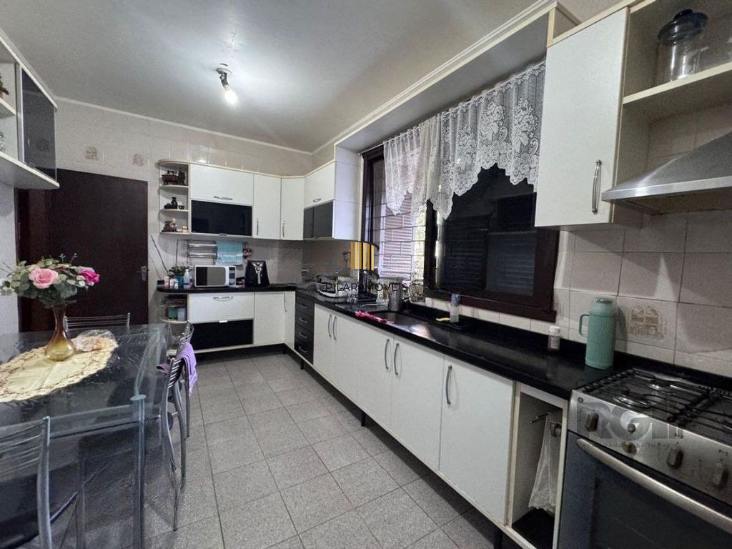 Casa 3 dormitórios no bairro Teresópolis
