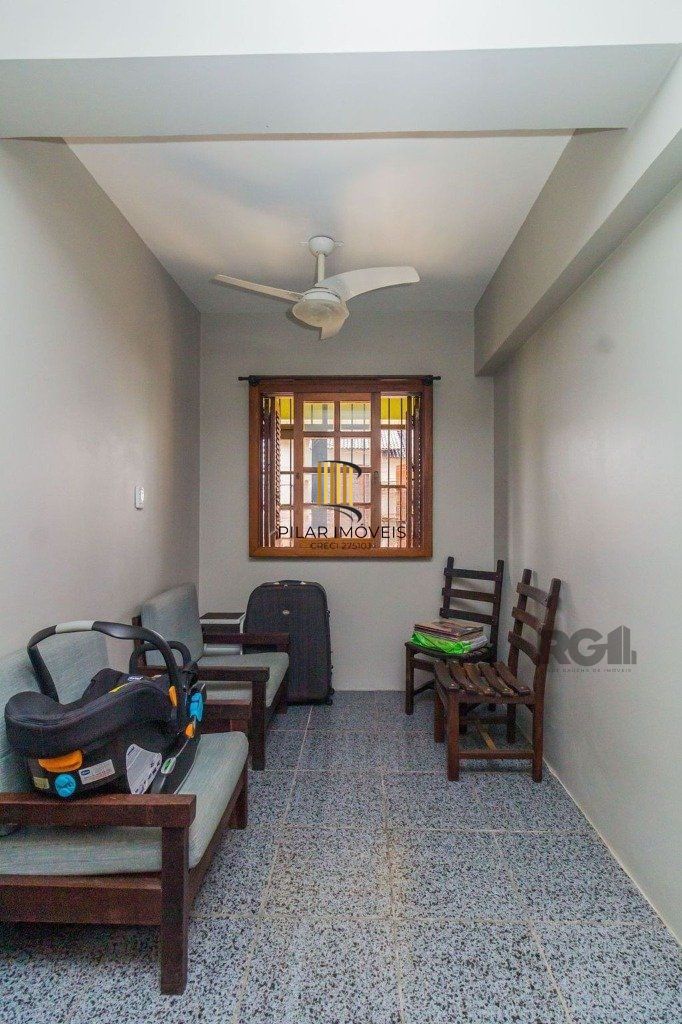 Casa de 4 dormitórios no bairro Sarandi