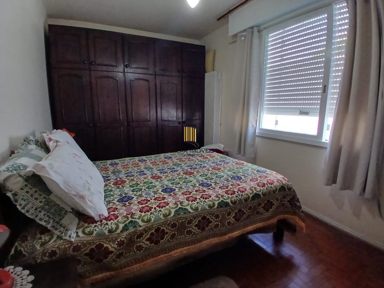 Casa com 03 dormitorios e amplo jardim no bairro Santa Tereza /RS