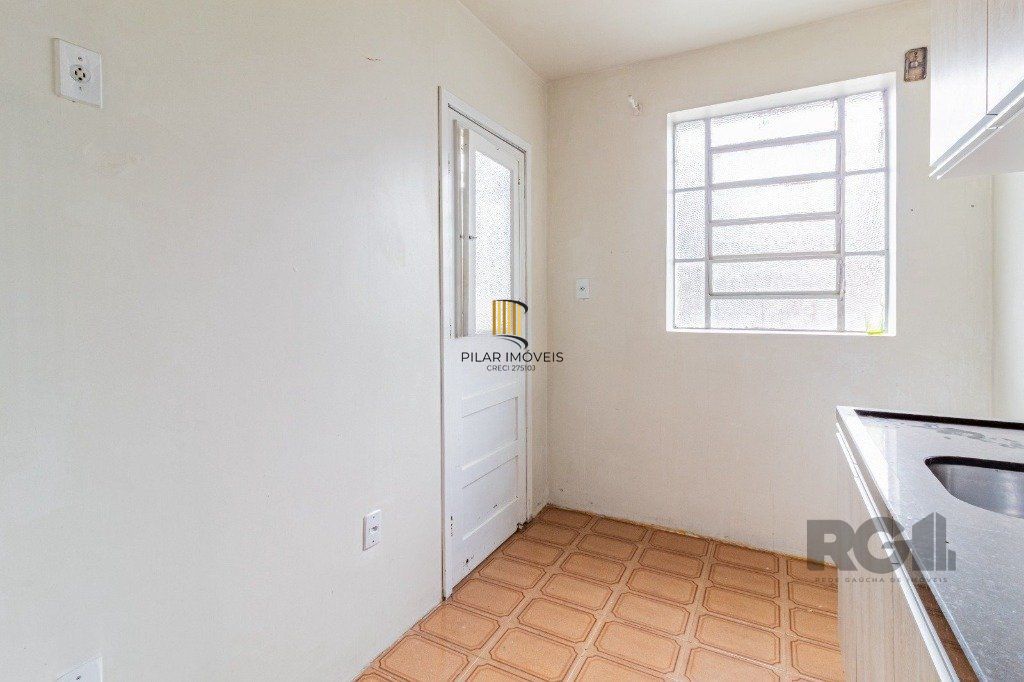 Apartamento de 2 dormitórios no bairro Glória