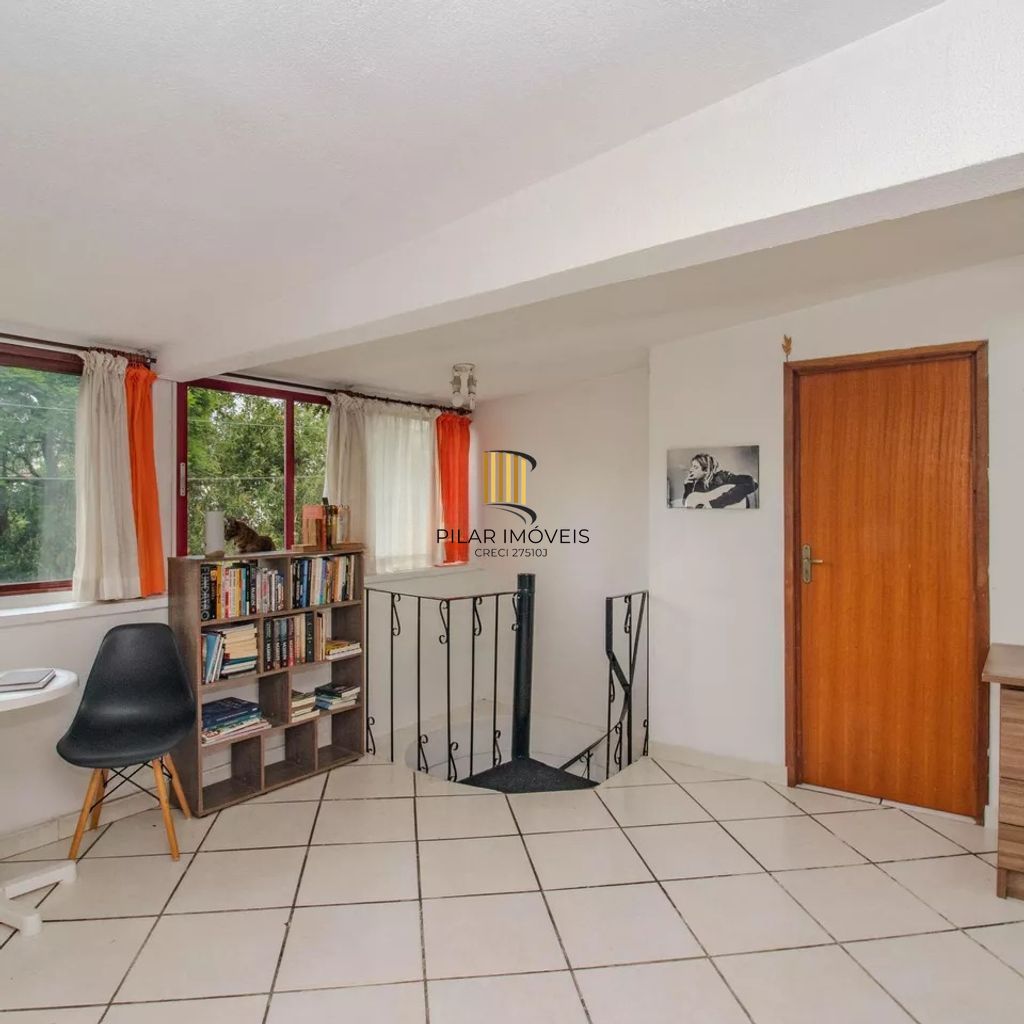 Cobertura de 2 dormitórios à venda em Passo da Areia - Porto Alegre