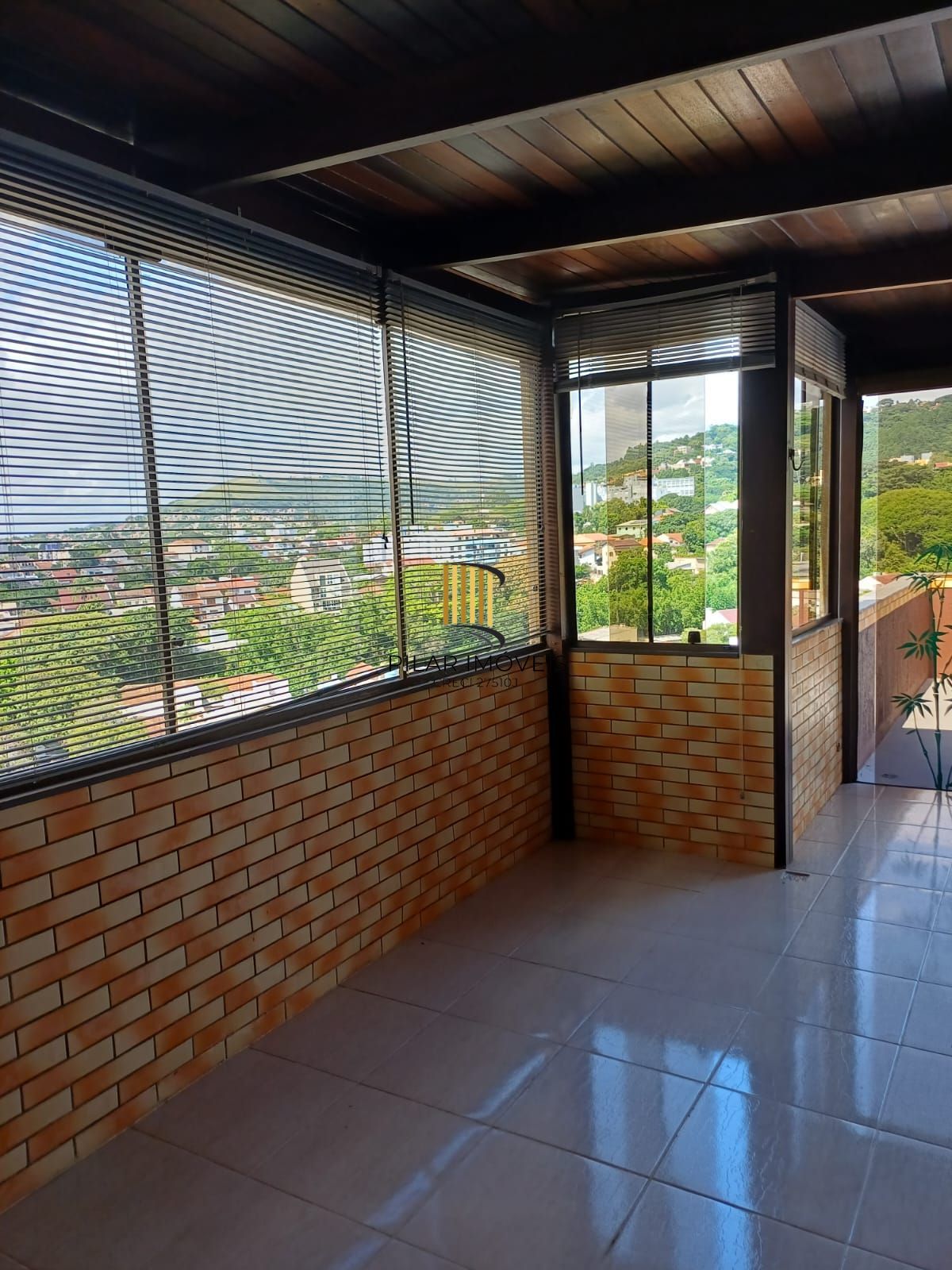 Cobertura 3 dormitórios no bairro Nonoai