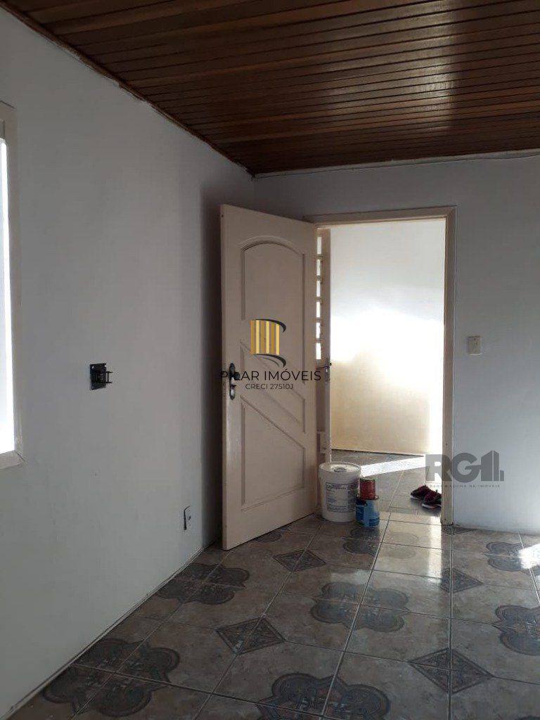 Casa de 3 dormitórios, no bairro Lomba do Pinheiro