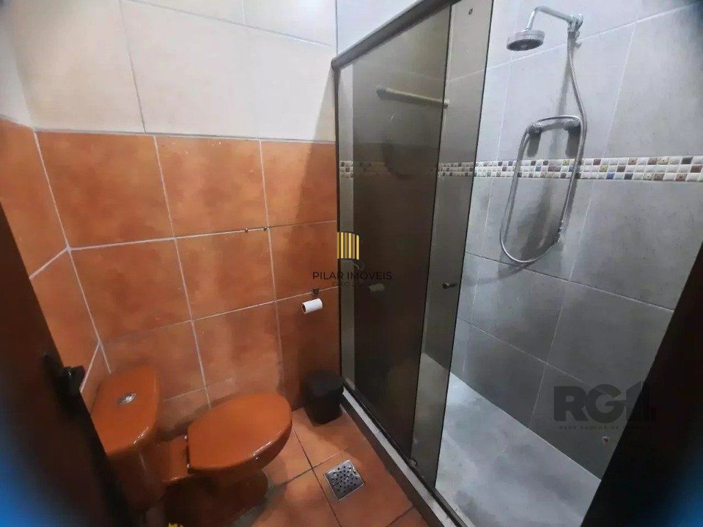 Casa de 3 dormitórios, no bairro Glória