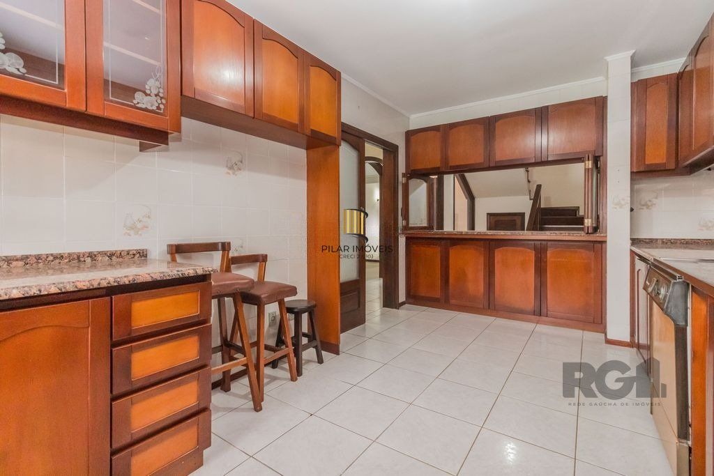 Casa com 287m², 5 dormitórios, piscina, 4 vagas no bairro Jardim Itu