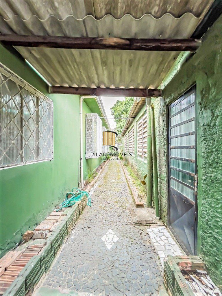 Casa para Venda - 212m², 3 dormitórios, 3 vagas - Azenha