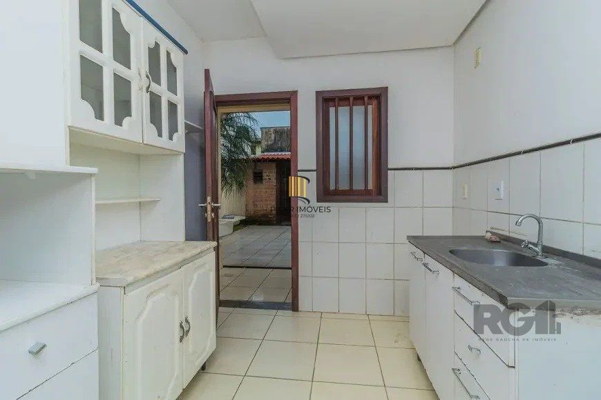 Casa 110m² - 3 dormitórios, 1 vaga no bairro Aberta dos Morros