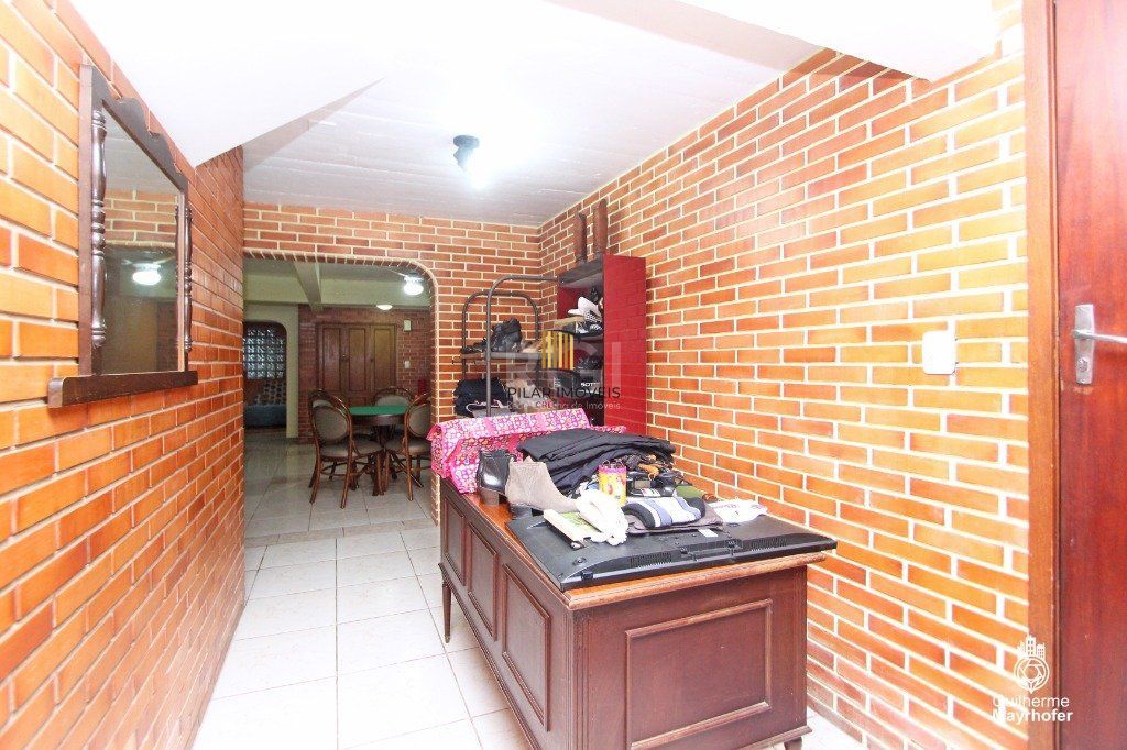 Casa para Venda - 500m², 5 dormitórios, sendo 2 suites, 5 vagas - Menino Deus