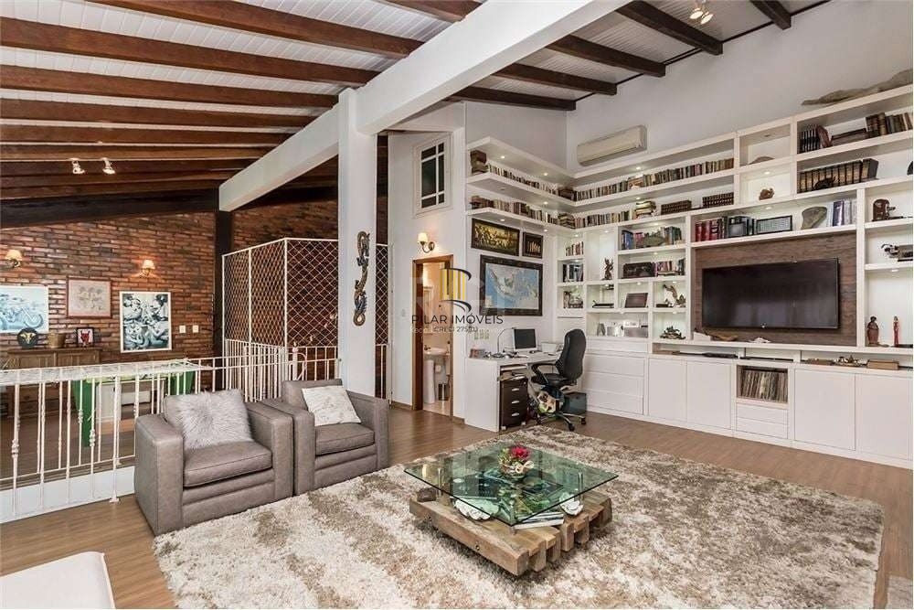 Casa de 317m², bairro jardim Lindoia