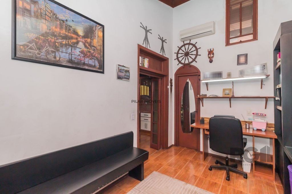Casa de 2 dormitórios, no bairro Bom Jesus