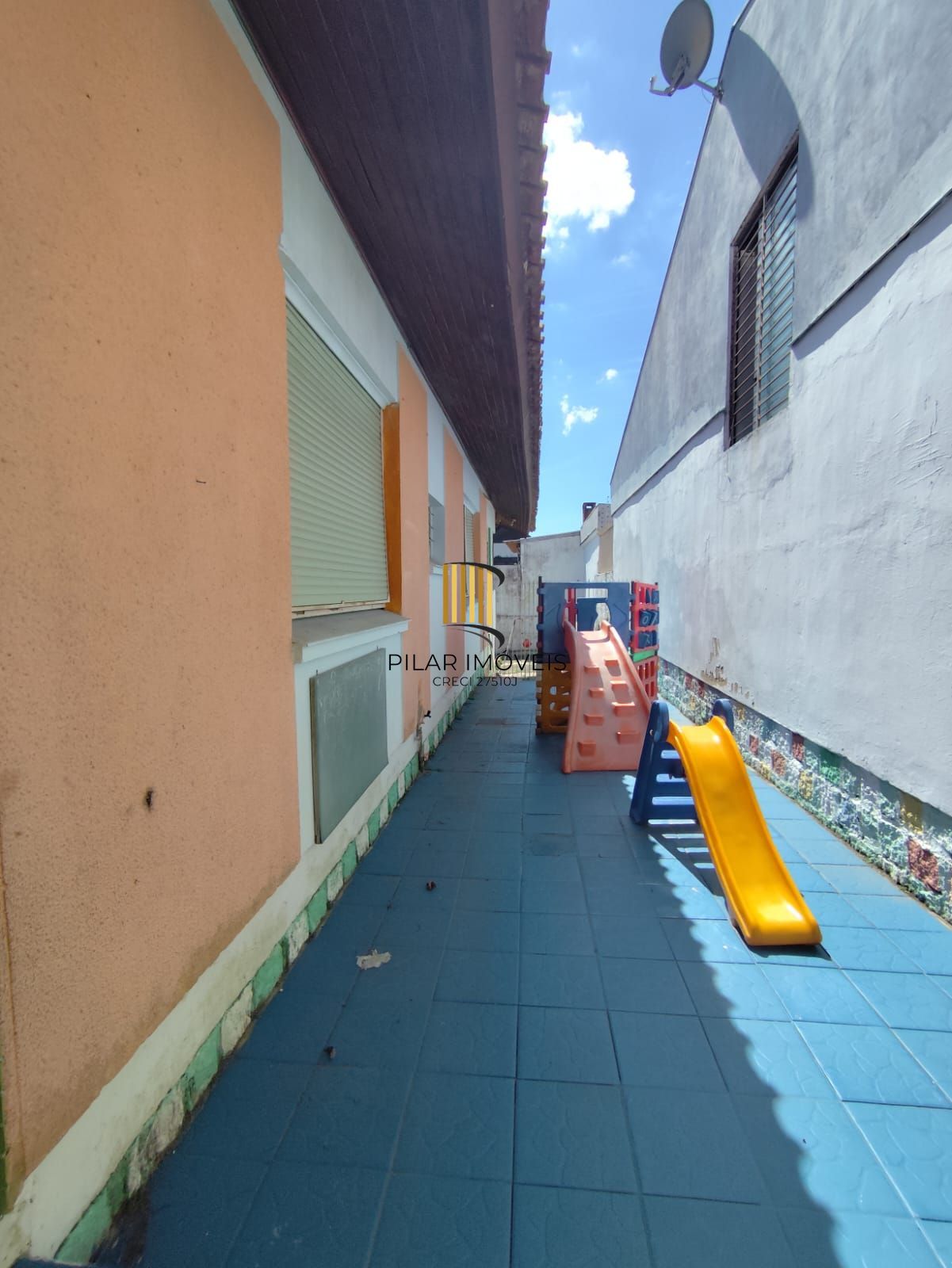 Casa de esquina 03 dormitórios Teresópolis