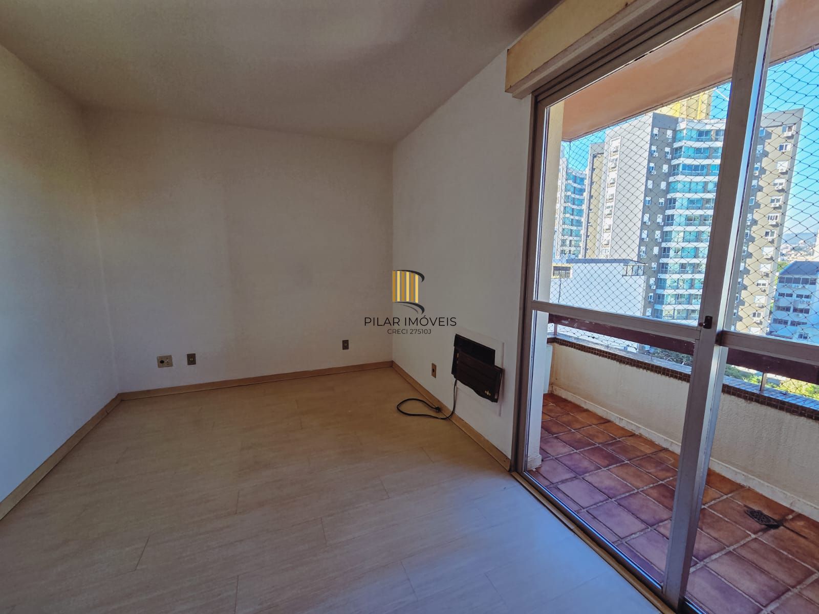 COBERTURA NO MENINO DEUS - 2 DORM, 2 BANH, 2 VAGAS COBERTAS - VISTA PANORÂMICA