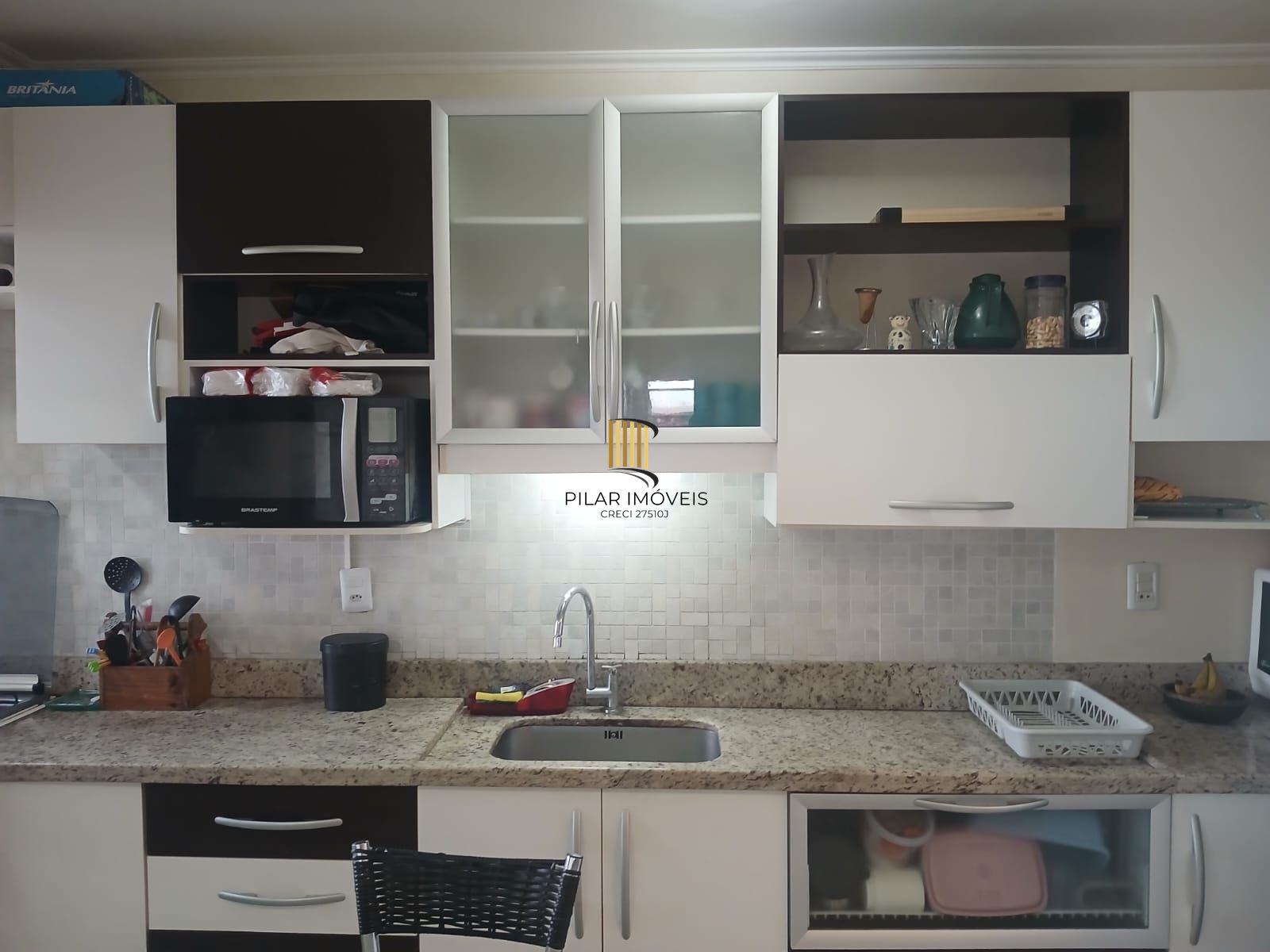 Apartamento de 2 dormitórios com vaga de garagem coberta e escriturada no Bairro Glória – Porto Alegre.