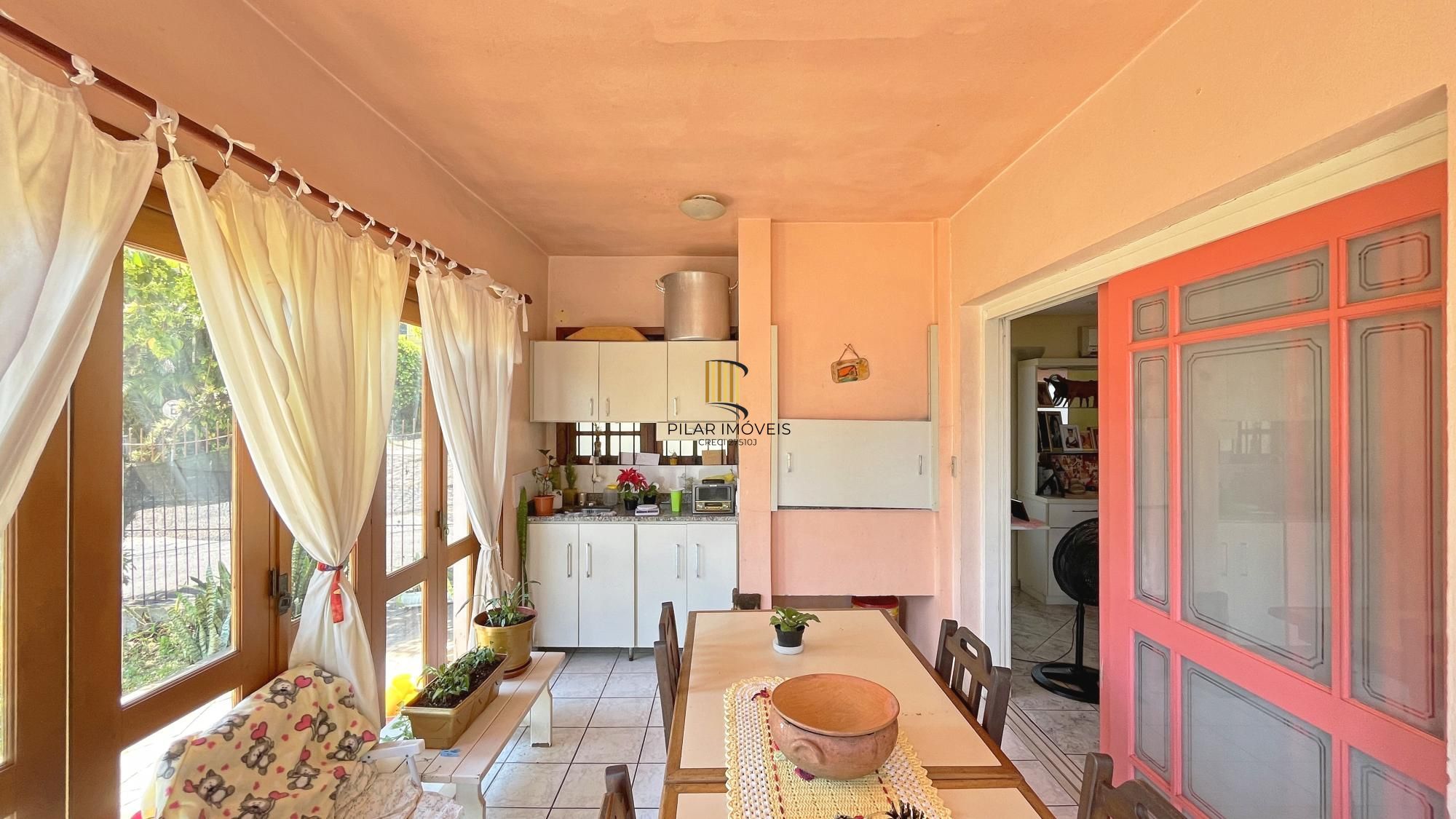 Casa 3 dormitórios no bairro Teresópolis