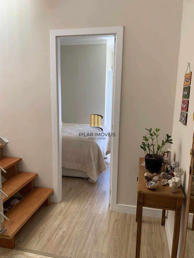 Casa em condomínio 69m² - 2 dormitórios suítes, 1 vaga no bairro Cavalhada