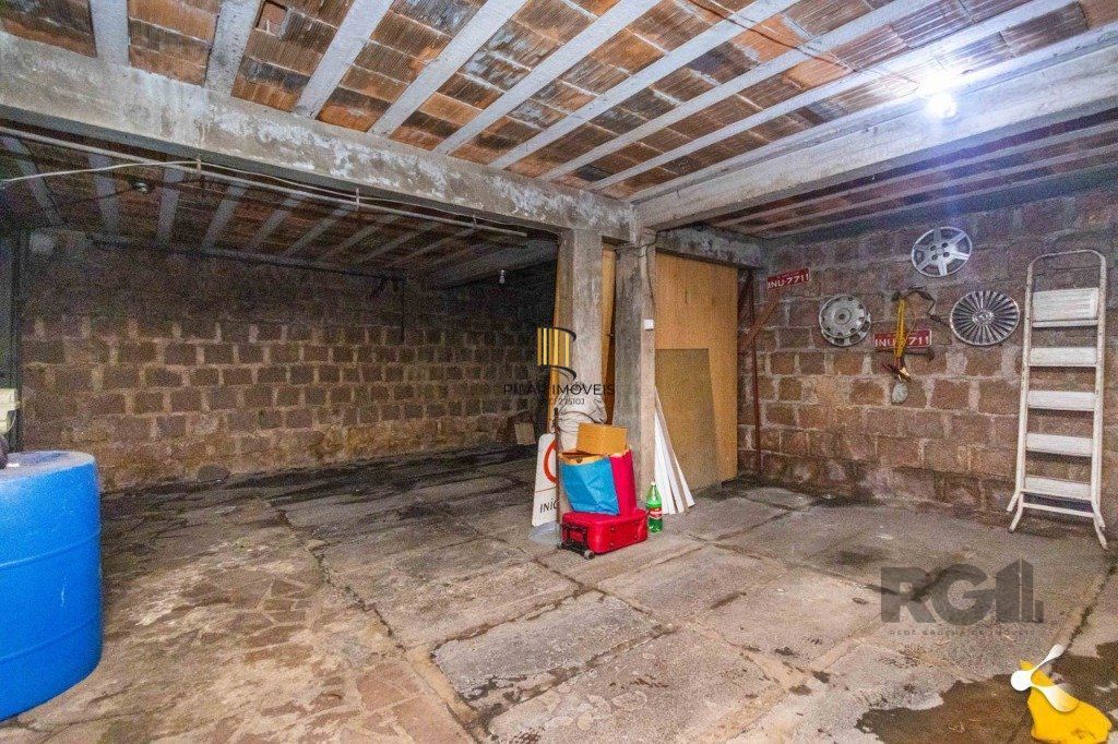 Casa para Venda - 240m², 3 dormitórios, sendo 1 suites, 3 vagas - Cristal