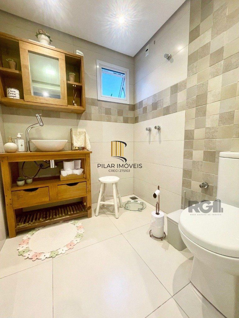 Casa de 2 dormitórios no bairro Jardim Sabará