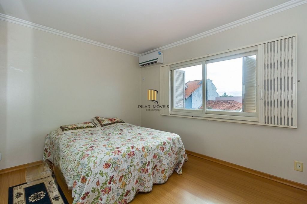 Casa de 4 dormitórios à venda no Bairro Ipanema - Porto Alegre