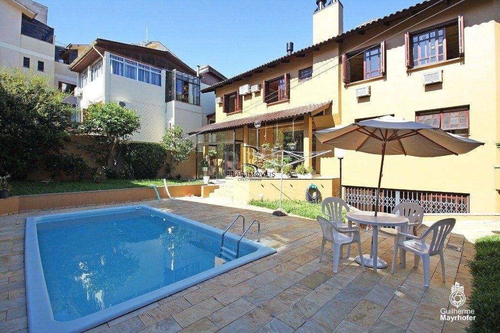 Casa para Venda - 275.72m², 4 dormitórios, sendo 3 suites, 4 vagas - Glória