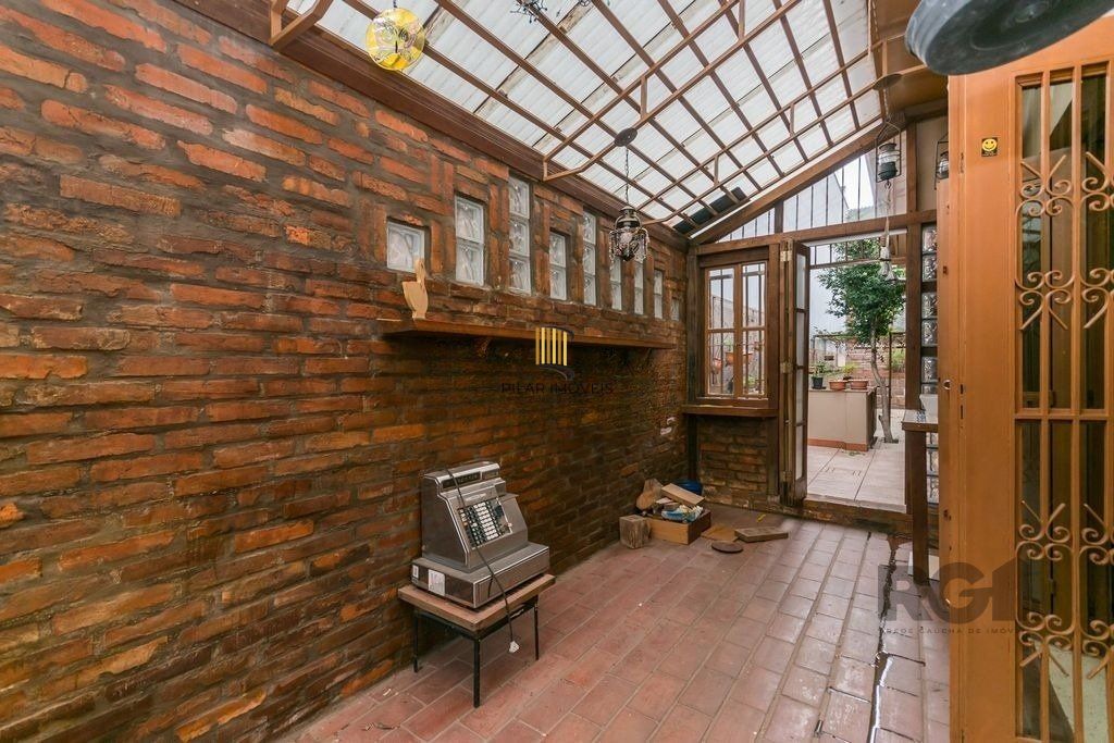 Excelente casa de 150m² com 3 dormitórios e 2 vagas.